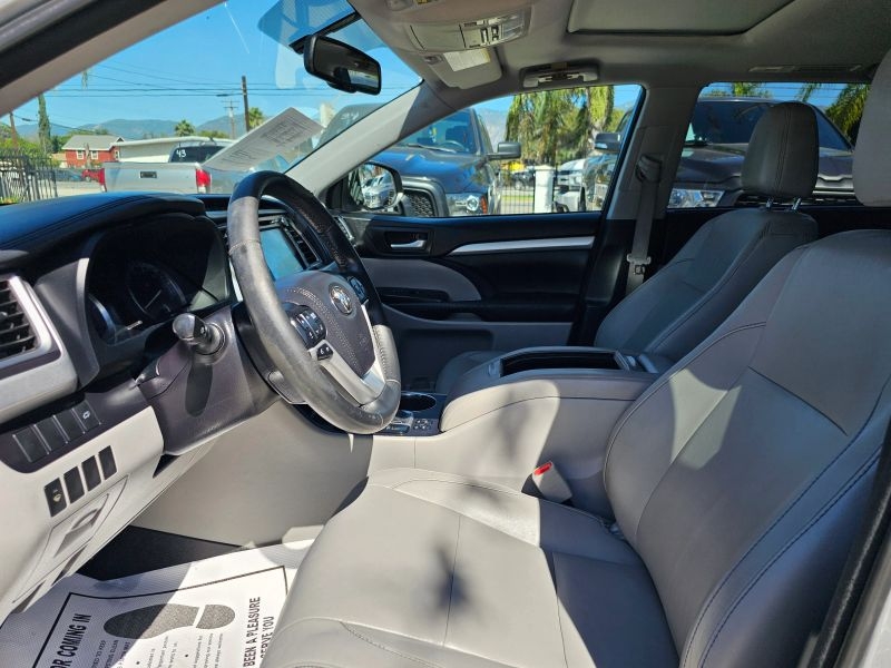 2015 Toyota Highlander XLE Sport Utility 4D