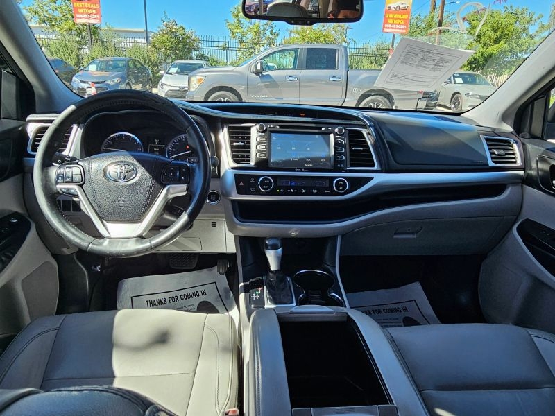 2015 Toyota Highlander XLE Sport Utility 4D