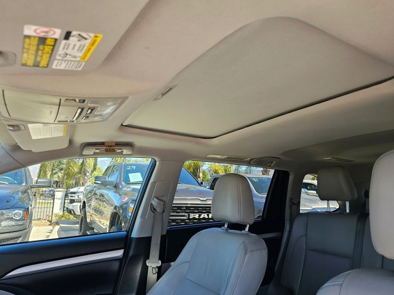 2015 Toyota Highlander XLE Sport Utility 4D