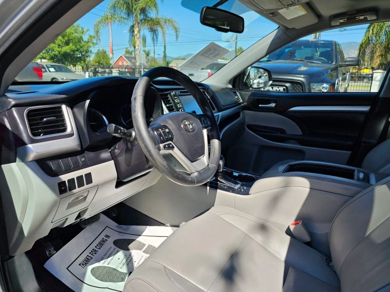 2015 Toyota Highlander XLE Sport Utility 4D