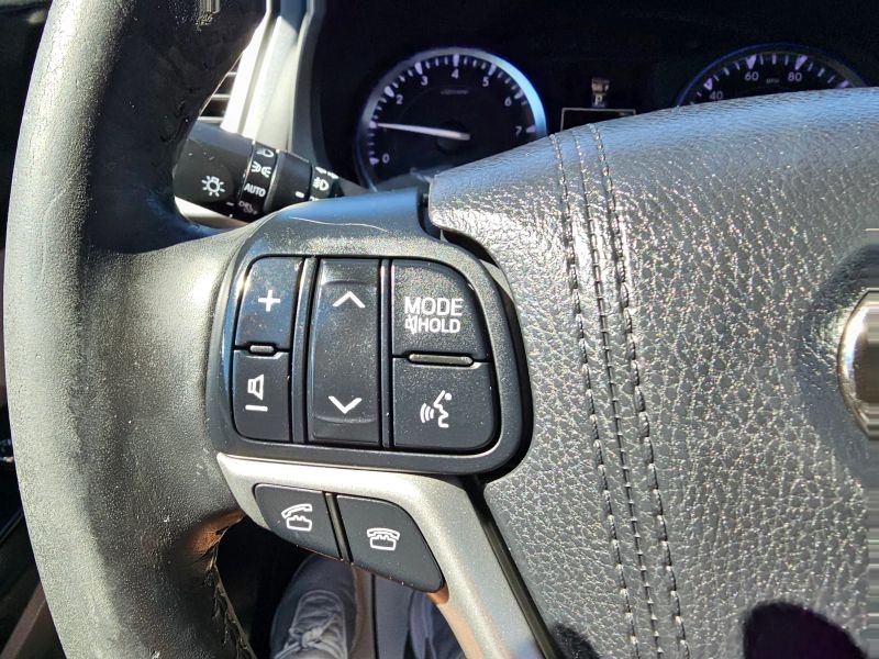 2015 Toyota Highlander XLE Sport Utility 4D