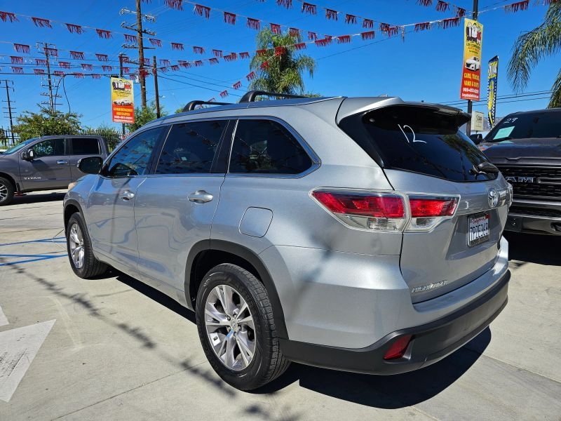 2015 Toyota Highlander XLE Sport Utility 4D