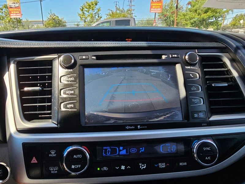 2015 Toyota Highlander XLE Sport Utility 4D