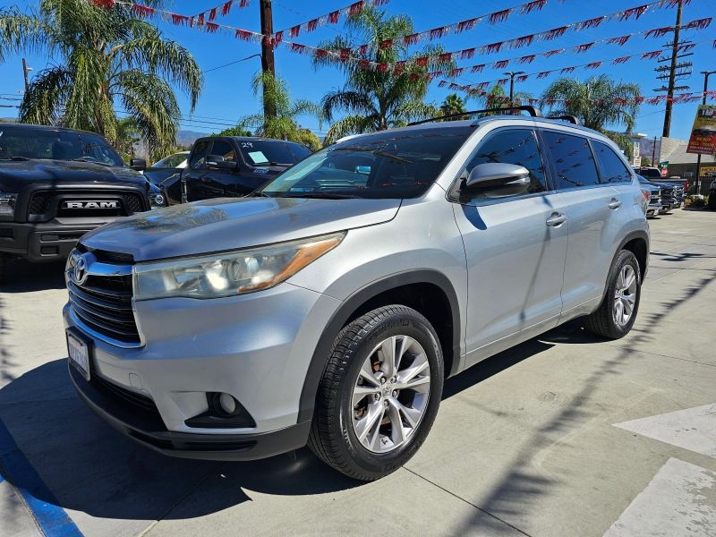 2015 Toyota Highlander XLE Sport Utility 4D