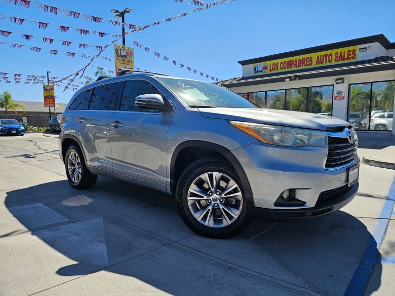 2015 Toyota Highlander XLE Sport Utility 4D