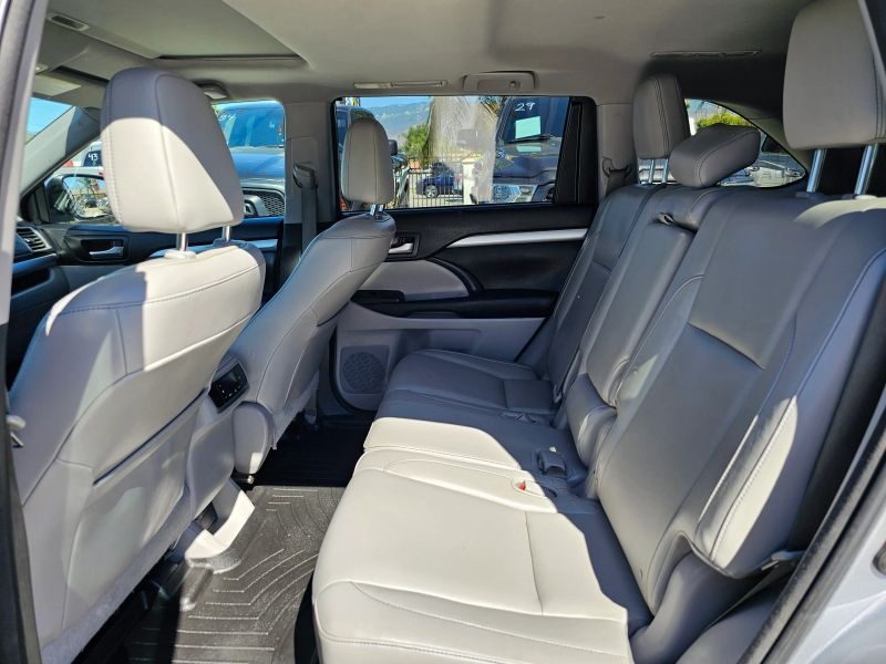 2015 Toyota Highlander XLE Sport Utility 4D