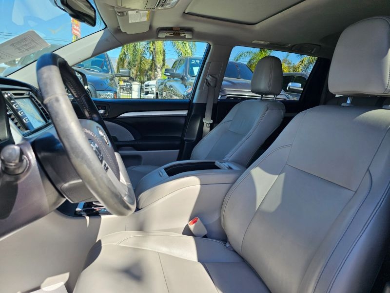 2015 Toyota Highlander XLE Sport Utility 4D
