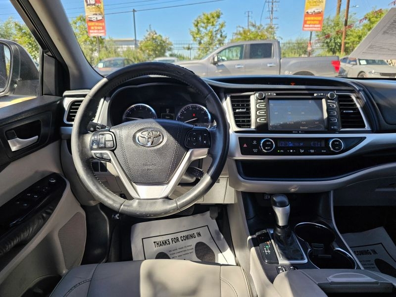 2015 Toyota Highlander XLE Sport Utility 4D