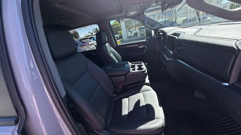 2024 Chevrolet Silverado 2500 HD Crew Cab LT Pickup 4D 6 1/2 Ft