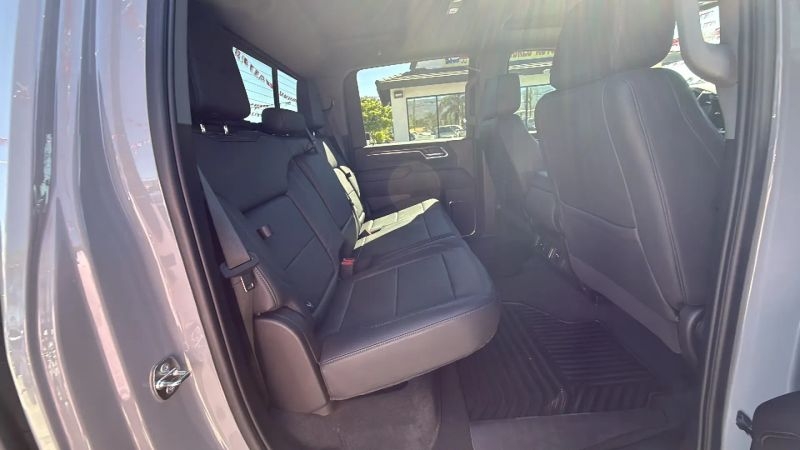 2024 Chevrolet Silverado 2500 HD Crew Cab LT Pickup 4D 6 1/2 Ft