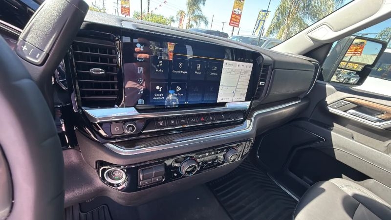 2024 Chevrolet Silverado 2500 HD Crew Cab LT Pickup 4D 6 1/2 Ft