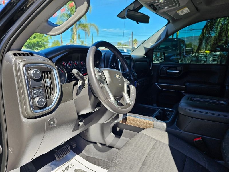 2021 Chevrolet Silverado 1500 Crew Cab RST Pickup 4D 5 3/4 Ft