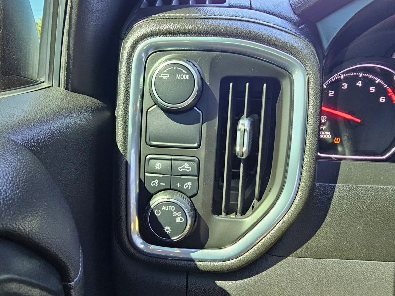 2021 Chevrolet Silverado 1500 Crew Cab RST Pickup 4D 5 3/4 Ft