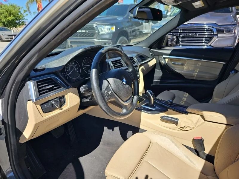 2017 BMW 3 Series 330i Sedan 4D