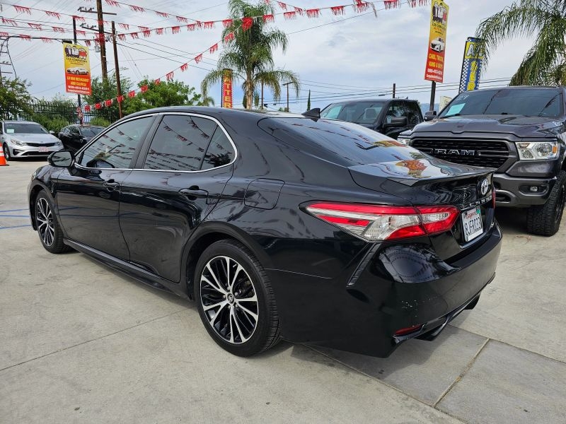 2019 Toyota Camry SE Sedan 4D