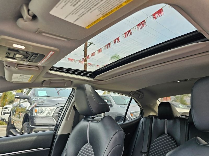 2019 Toyota Camry SE Sedan 4D