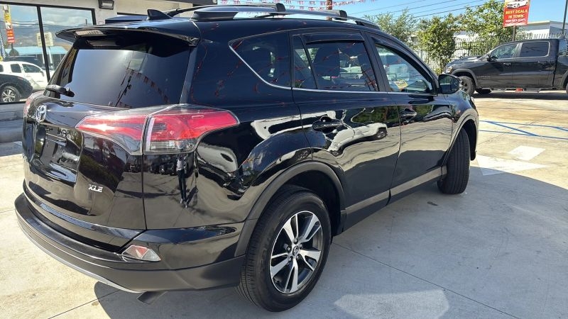 2018 Toyota RAV4 XLE Sport Utility 4D