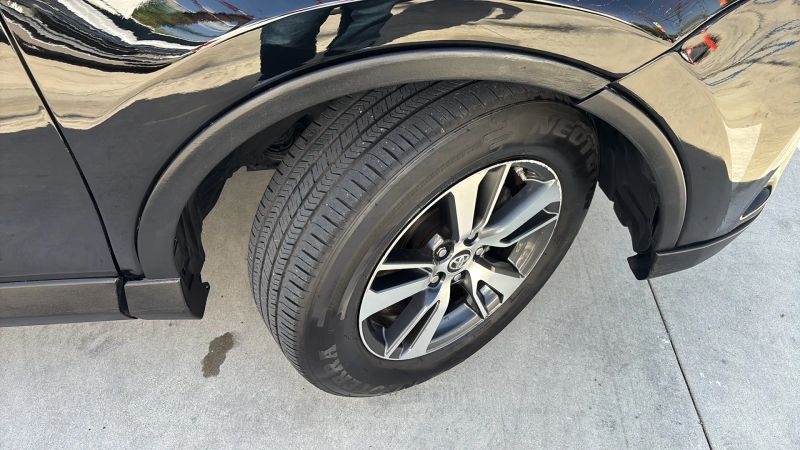 2018 Toyota RAV4 XLE Sport Utility 4D