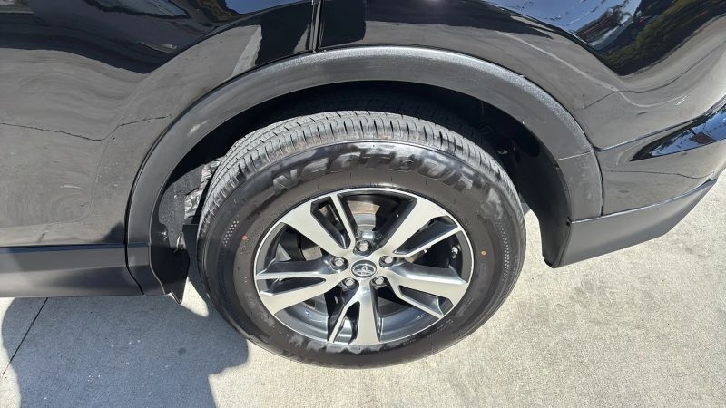 2018 Toyota RAV4 XLE Sport Utility 4D