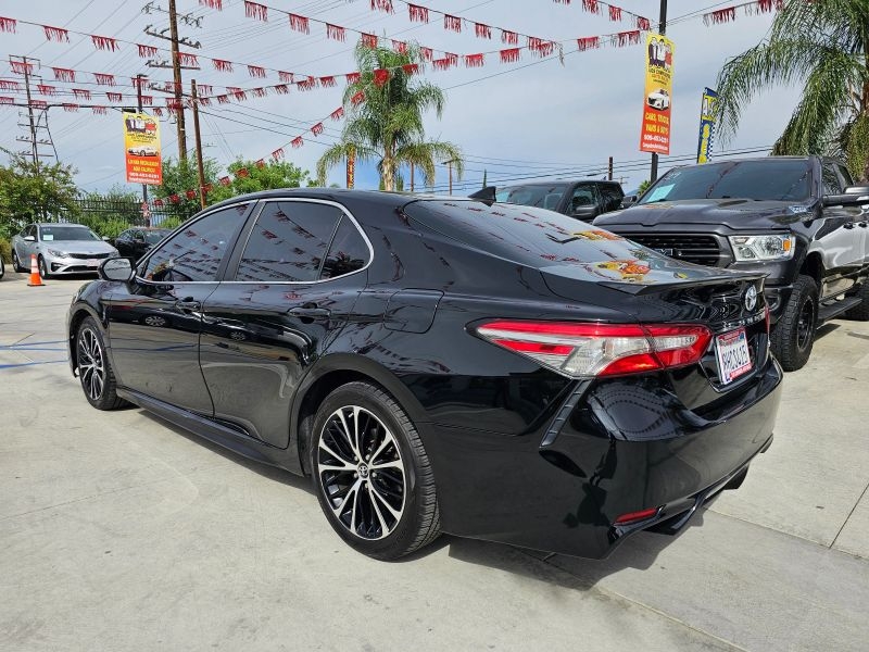 2019 Toyota Camry SE Sedan 4D