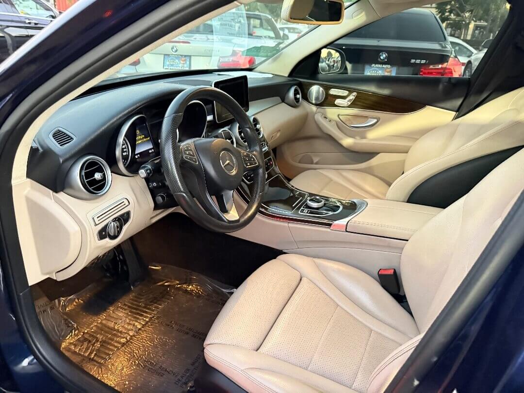 2017 Mercedes-Benz C-Class Rear Camera ///  Navigation  ///    CARPLAY!!!