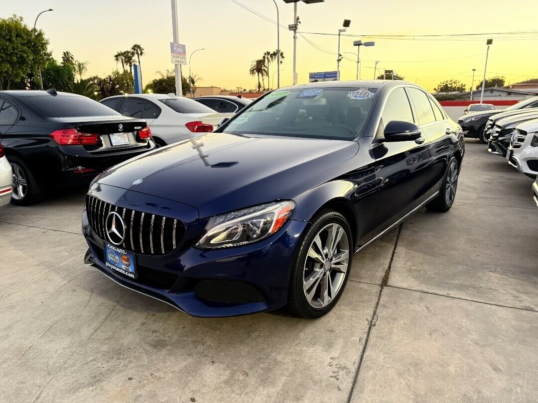 2017 Mercedes-Benz C-Class Rear Camera ///  Navigation  ///    CARPLAY!!!