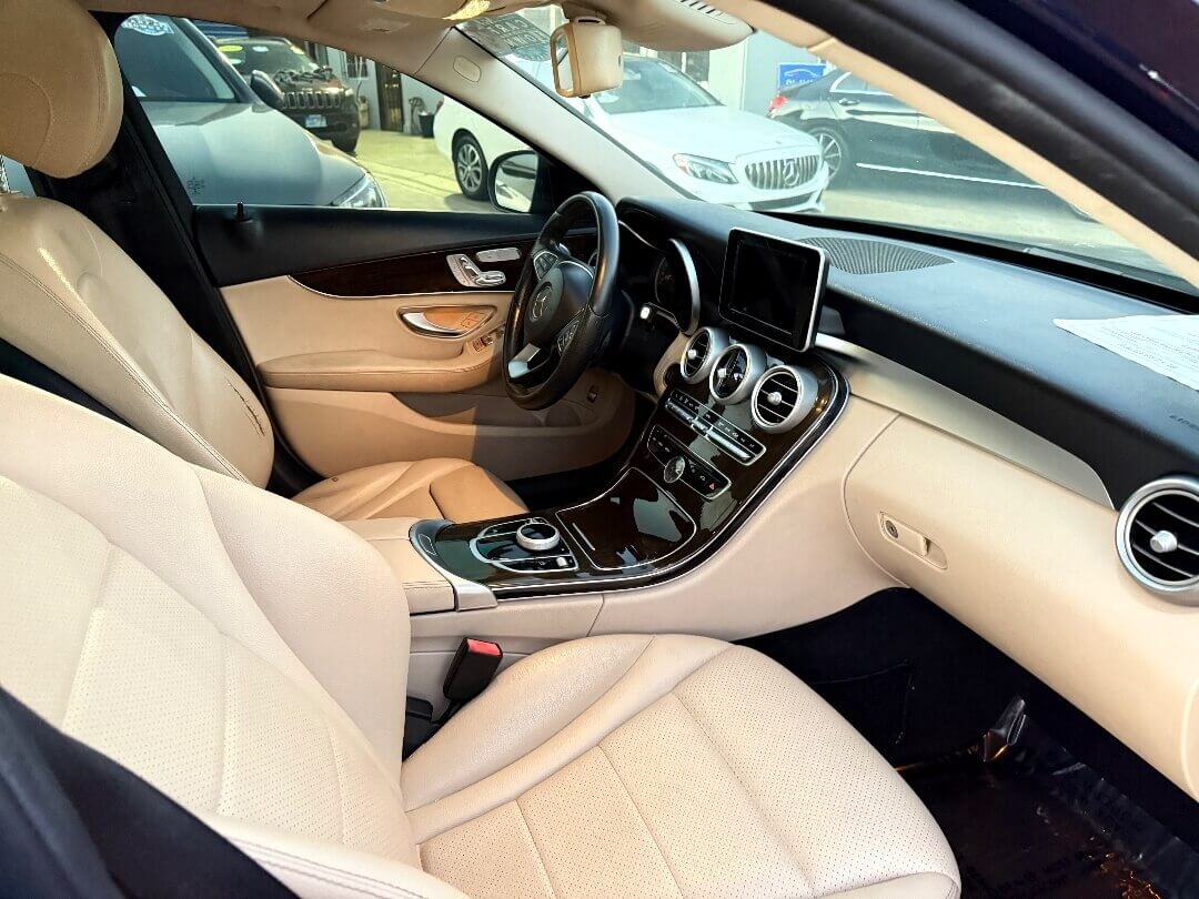 2017 Mercedes-Benz C-Class Rear Camera ///  Navigation  ///    CARPLAY!!!