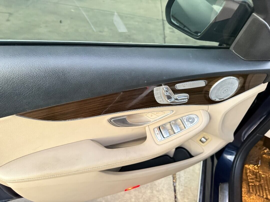 2017 Mercedes-Benz C-Class Rear Camera ///  Navigation  ///    CARPLAY!!!