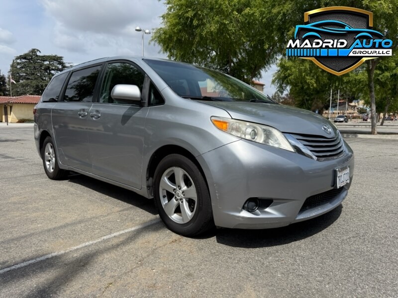 2016 Toyota Sienna LE 8-Passenger