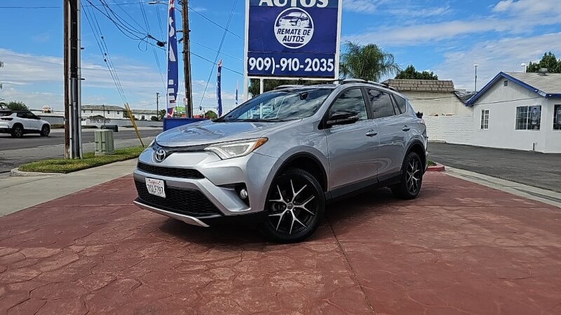 2016 Toyota RAV4 SE's photo