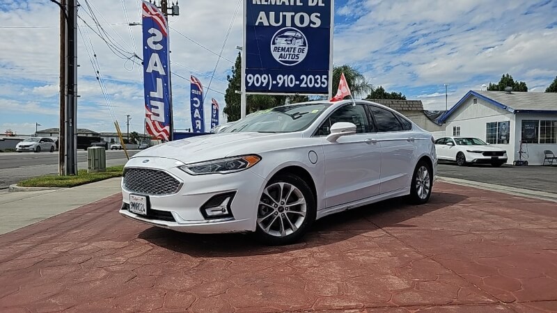 2019 Ford Fusion Plug-In Hybrid Titanium's photo