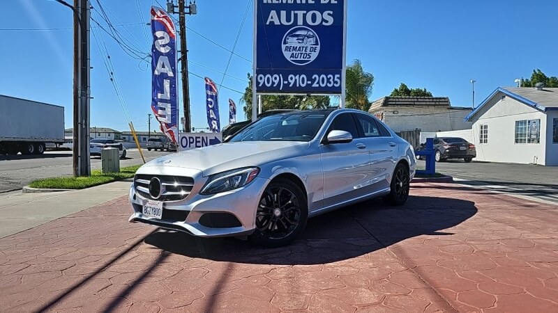 2015 Mercedes-Benz C-Class C300's photo