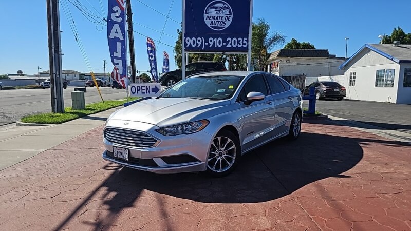 2017 Ford Fusion SE's photo