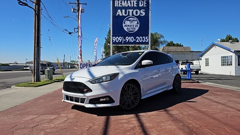 2017 Ford Focus 5 Door Hatch ST's photo