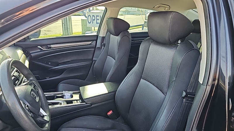 2019 Honda Accord LX - Photo 9