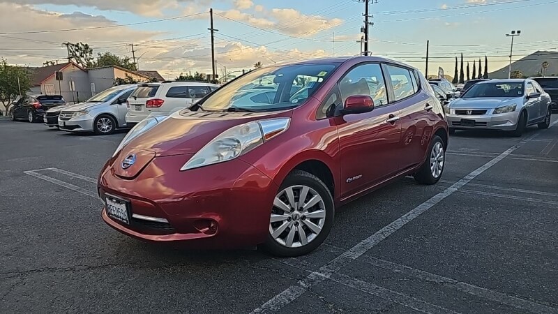2015 Nissan Leaf S's photo