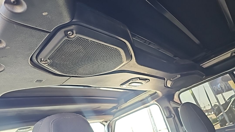2020 Jeep Wrangler Unlimited Sahara - Photo 18