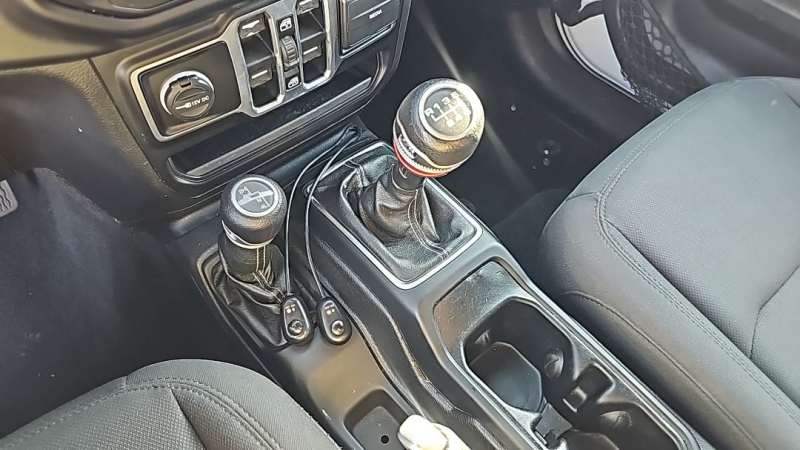 2020 Jeep Wrangler Unlimited Sahara - Photo 20