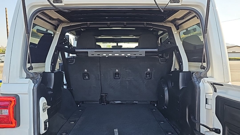 2020 Jeep Wrangler Unlimited Sahara - Photo 19