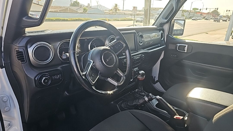 2020 Jeep Wrangler Unlimited Sahara - Photo 11