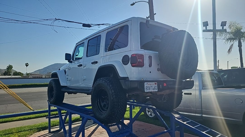 2020 Jeep Wrangler Unlimited Sahara - Photo 6