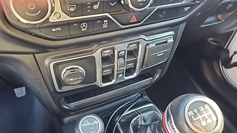 2020 Jeep Wrangler Unlimited Sahara - Photo 24