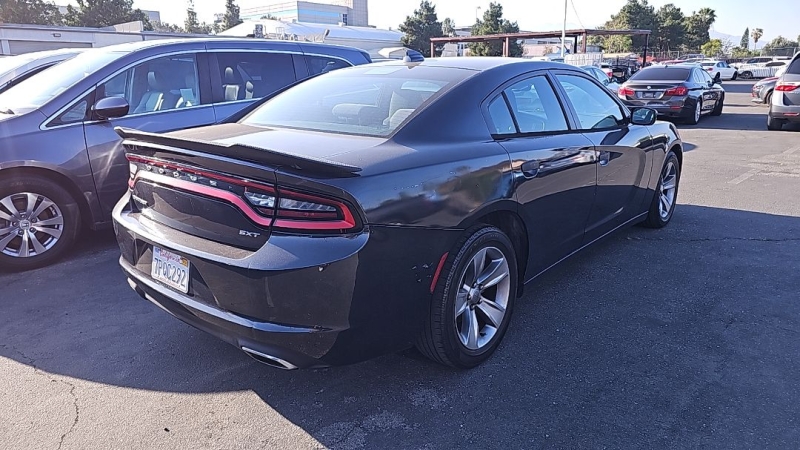 2016 Dodge Charger SXT - Photo 6