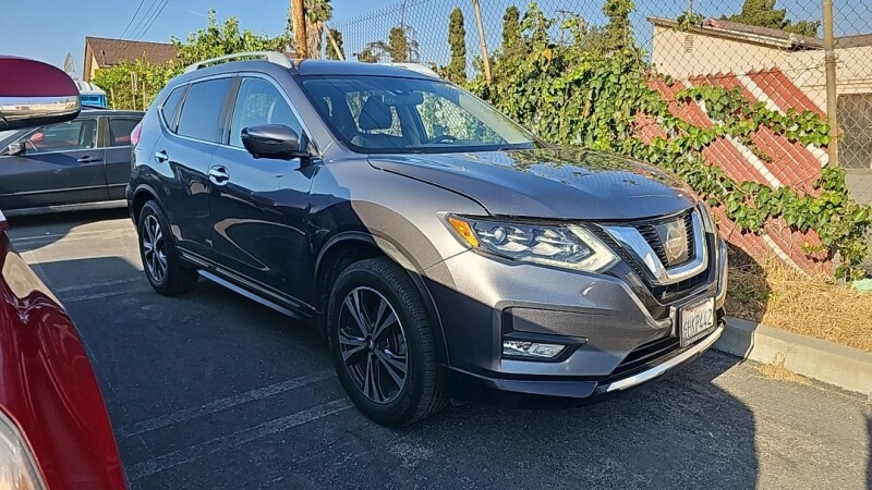 2017 Nissan Rogue SL FWD's photo