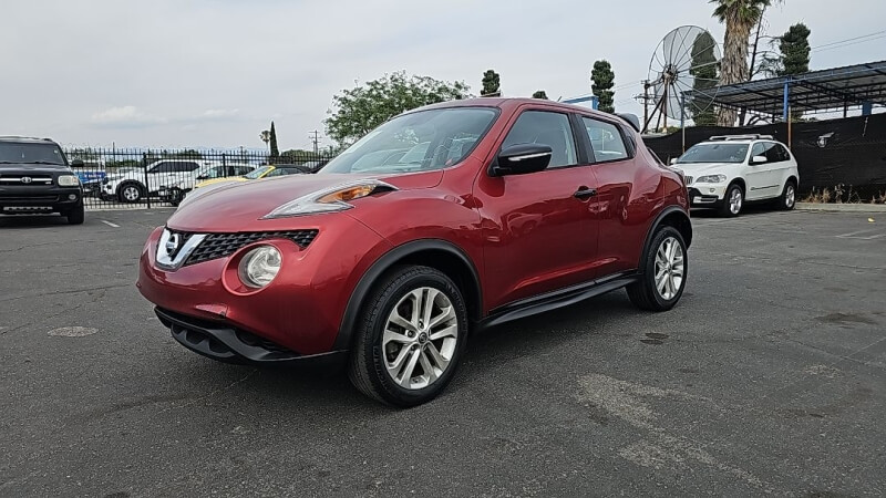 2015 Nissan Juke S FWD CVT's photo