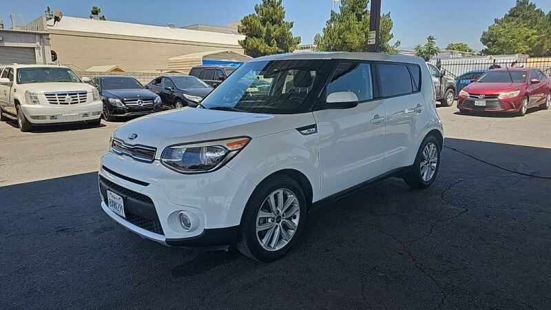 2017 Kia Soul 2.0L + 6 A/T's photo