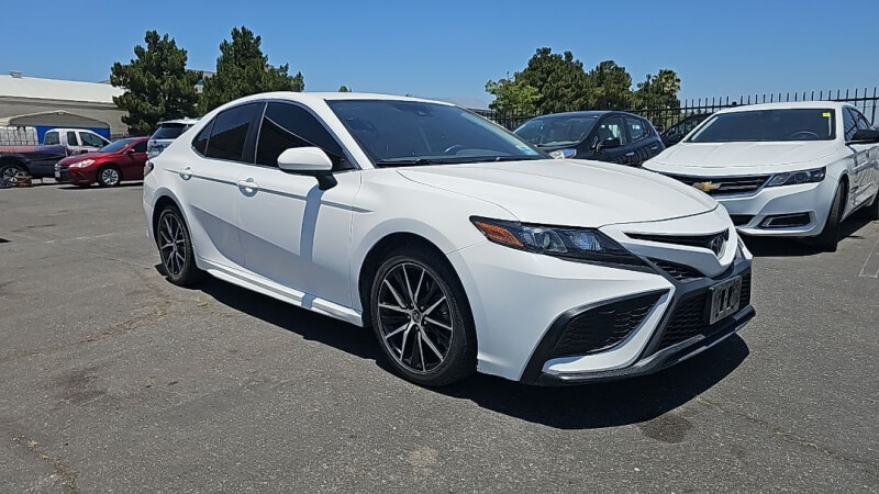2021 Toyota Camry 2.5 Auto SE's photo