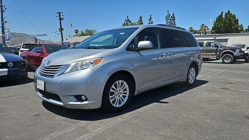 2015 Toyota Sienna's photo