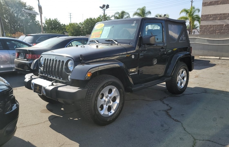 2015 Jeep Wrangler Sahara photo 2