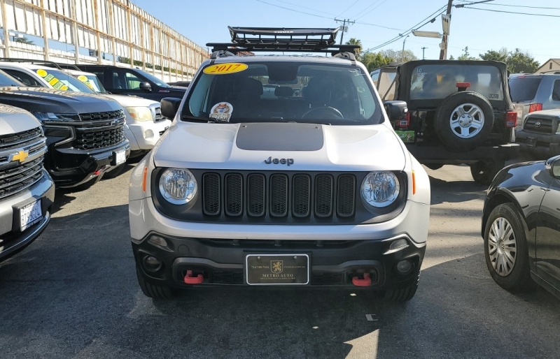2017 Jeep Renegade Trailhawk photo 3